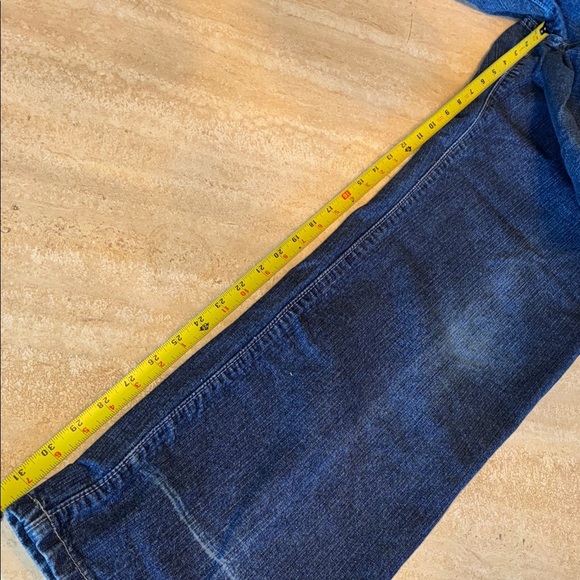 TOMMY HILFIGER Women's Blue Denim High Waisted Wide Leg Mom Jeans. 12 - Picture 15 of 17